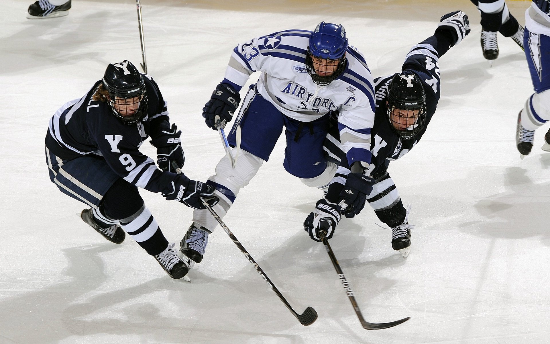 19中8！库里27+6勇士不敌残阵雄鹿：关键时刻连续失误葬送比赛，勇士库里经典比赛