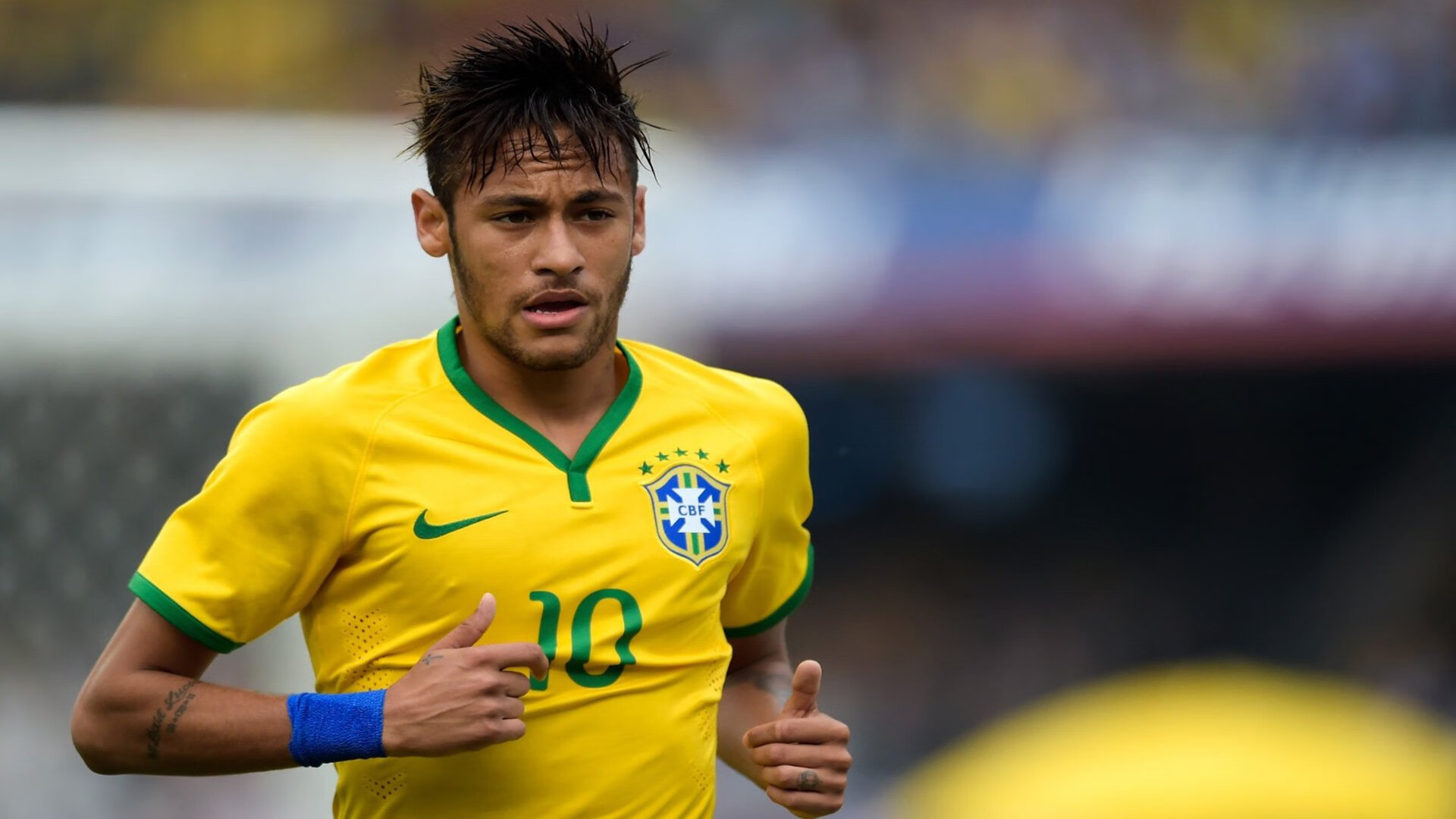 36岁丁俊晖现状:身家过亿却常住国外,大龄富二代妻子气质绝佳